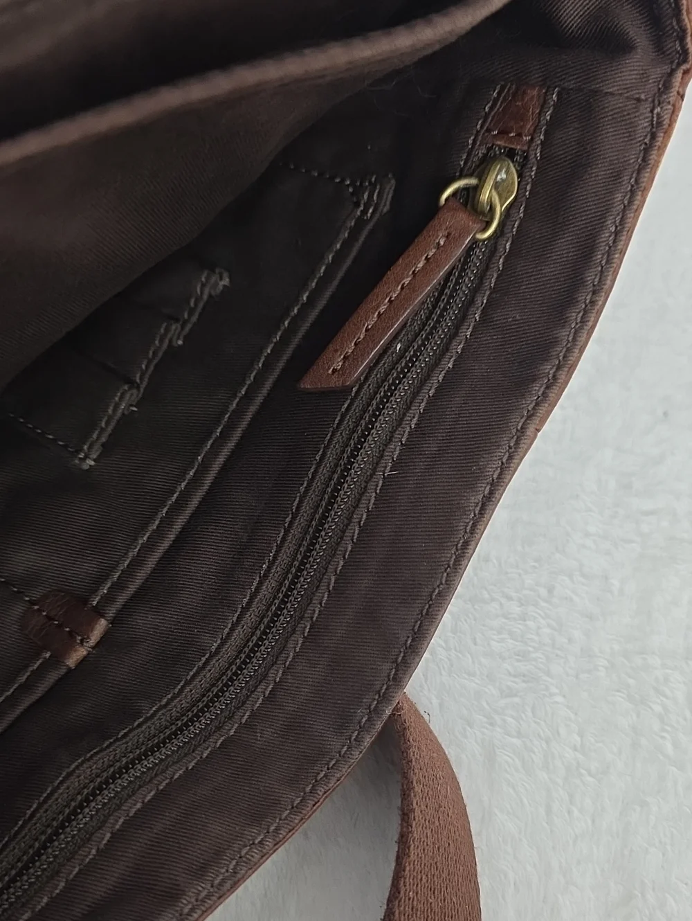 Fossil Brown Leather Messenger Crossbody Bag Distressed Vintage Style